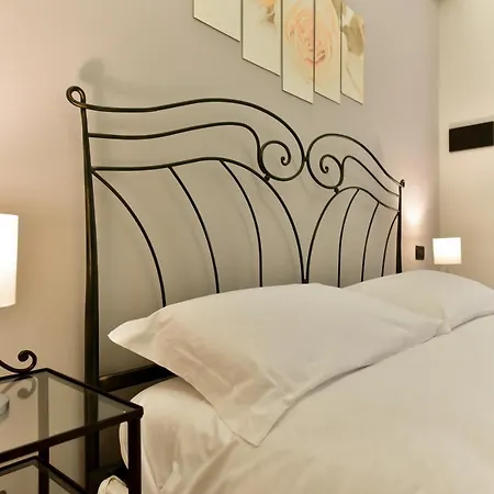 Classic Apartment In Re Di Roma Near The Metro-2
